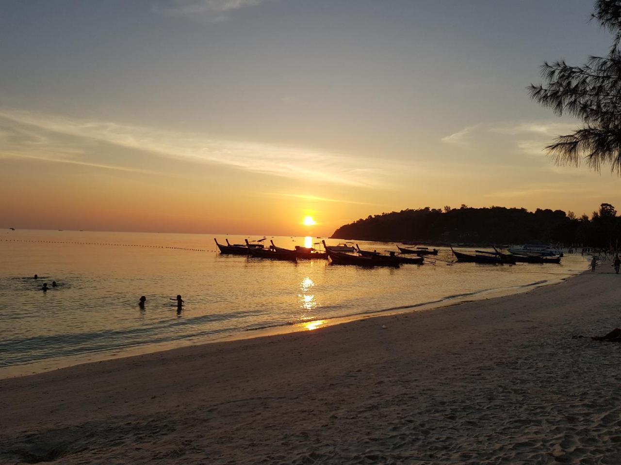 Green View Beach Resort Koh Lipe Bagian luar foto